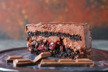 Plaka, closeup lezzetli çikolatalı kek parçası