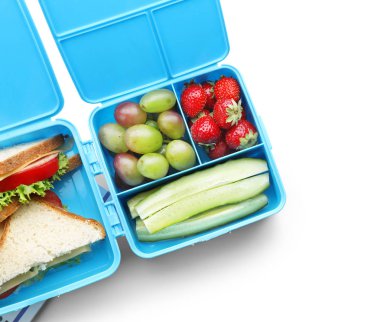 Beyaz arka plan üzerinde iştah açıcı yemek yemek kutuları