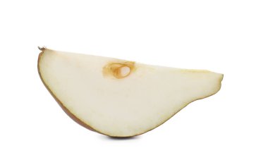 Beyaz zemin üzerine lezzetli olgun armut parçası