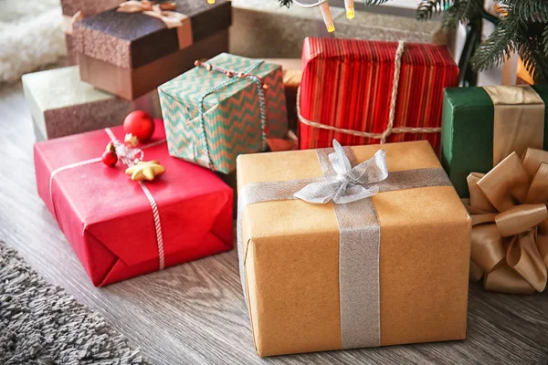 Beautiful Christmas Gifts Floor Living Room — Stock Photo, Image