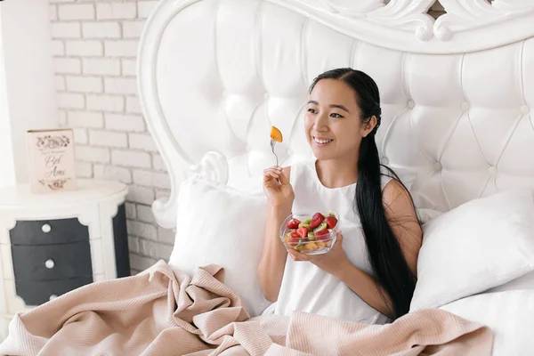 Asian Woman Eating Healthy Fruit Salad Breakfast Home — Stock Photo, Image