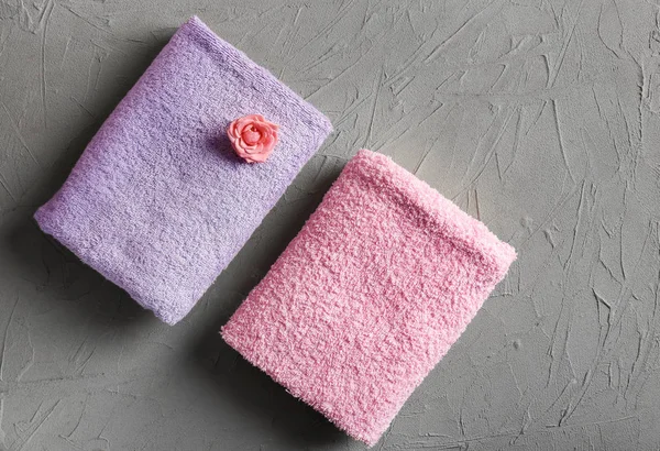 Soft Towels Flower Grey Background — Stock Photo, Image