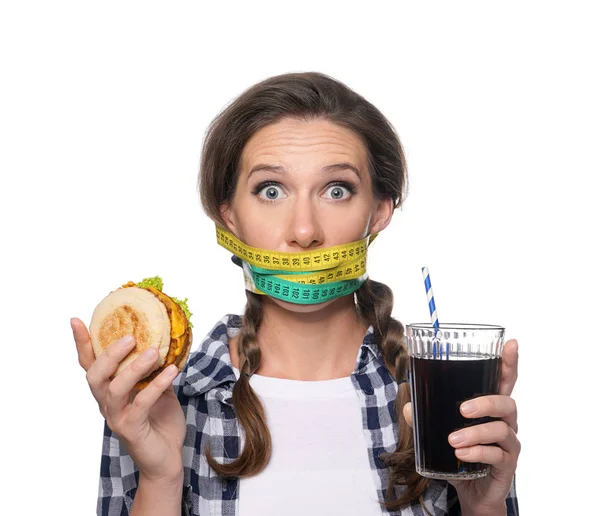 그녀의 바탕에 건강에 해로운 음식을 테이프를 감정적인 다이어트 — 스톡 사진