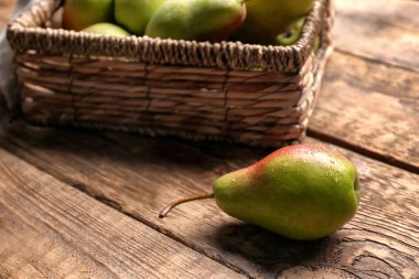 Olgun tatlı armut ahşap tablo