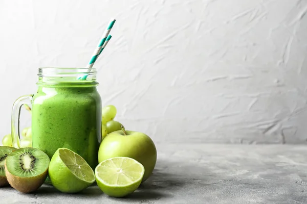 Mason Jar Tasty Green Smoothie Fruits Light Table — Stock Photo, Image