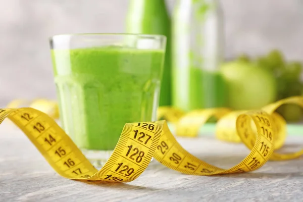Glass Tasty Green Smoothie Measuring Tape Wooden Table Diet Concept — Stock Photo, Image