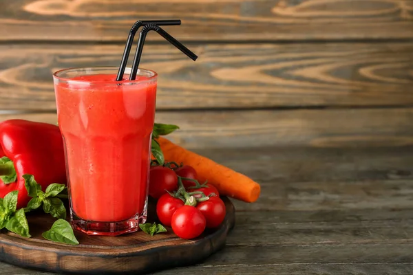 Glass Tasty Red Smoothie Vegetables Wooden Board — Stock Photo, Image