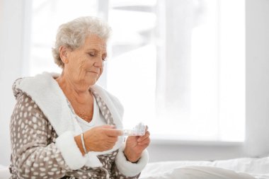 evde tıp ile üst düzey kadın