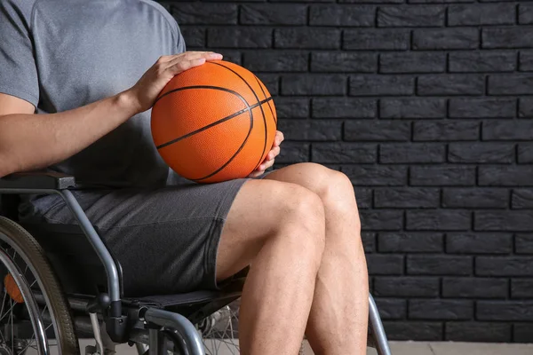 Young Basketball Player Sitting Wheelchair Dark Brick Wall — Stock Photo, Image