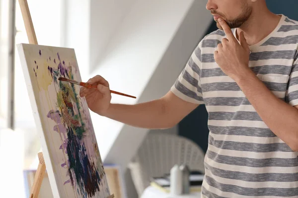 Male Artist Painting Workshop — Stock Photo, Image