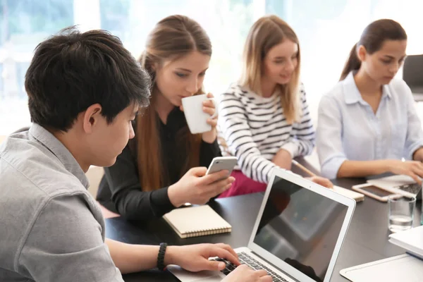 Réunion Équipe Affaires Travaillant Dans Bureau — Photo