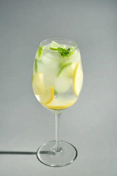 Glass Fresh Cocktail Grey Background — Stock Photo, Image