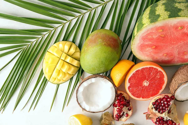 Various Delicious Fruits Tropical Leaf Light Table — Stock Photo, Image
