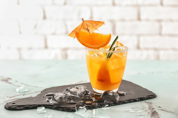 Glass Tasty Cold Cocktail Slate Plate — Stock Photo, Image