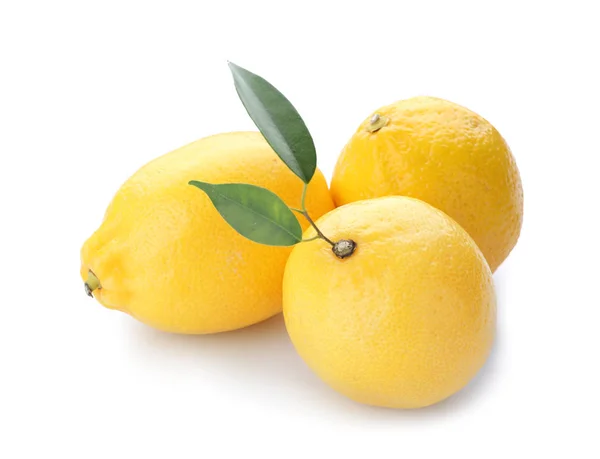Ganze Reife Zitronen Auf Weißem Hintergrund — Stockfoto
