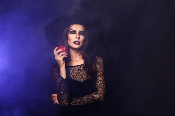 Beautiful Woman Dressed Witch Halloween Apple Dark Color Background — Stock Photo, Image