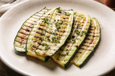 Plaka, closeup lezzetli kızarmış kabak