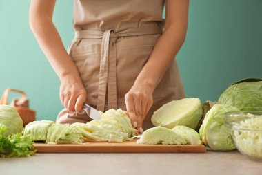 Kadın kesme taze lahana, portre