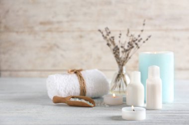 Masa lambası güzel spa kompozisyonu