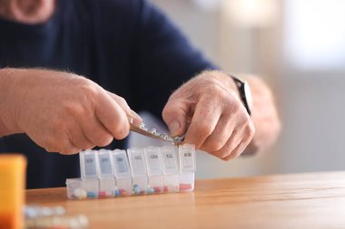 Komuta sizde tıp evde, closeup kaba koyarak