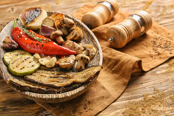 Plate Tasty Grilled Vegetables Wooden Table — Stock Photo, Image