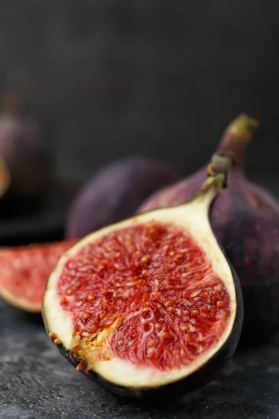 Świeżych Dojrzałych Fig Stół Szary — Zdjęcie stockowe