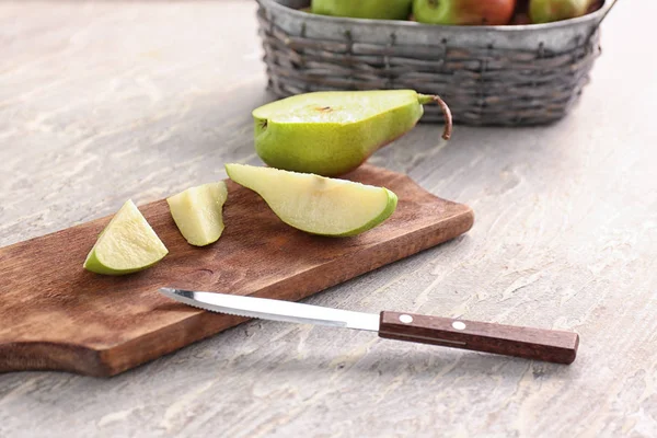 Cut Ripe Pear Knife Wooden Board — Stock Photo, Image