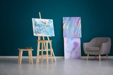 Ressamın atölye iç