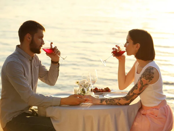 Happy Lovely Couple Date River — Stock Photo, Image
