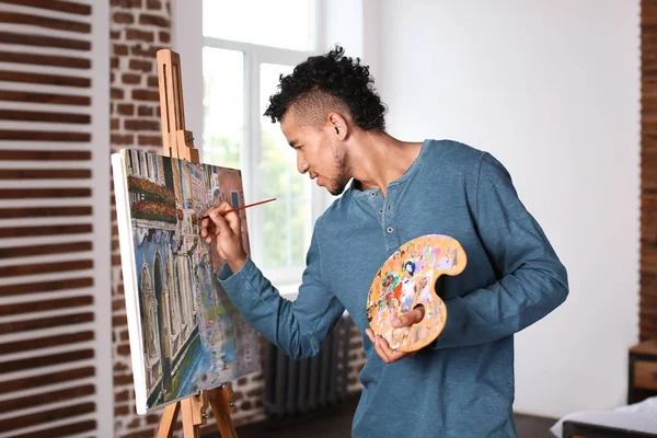 Jovem Artista Afro Americano Quadro Pintura Casa — Fotografia de Stock