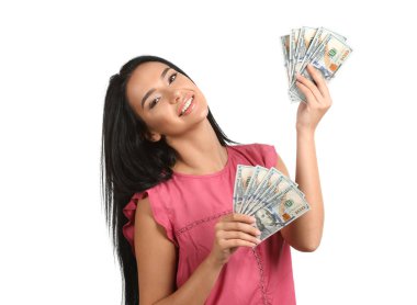 Beyaz arka plan üzerinde doları banknot olan güzel kadın