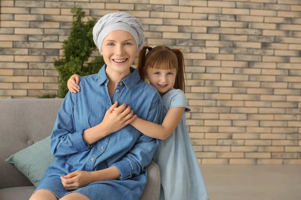 Little Girl Her Mother Chemotherapy Home — Stock Photo, Image