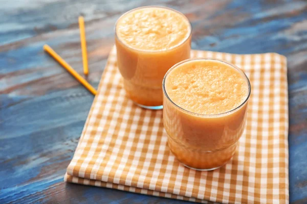 Gözlük lezzetli kavun güler yüzlü ahşap tablo