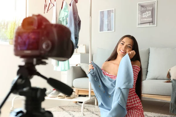 Young Fashion Blogger Recording Video Home — Stock Photo, Image