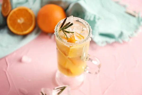 Glazen Kopje Koude Smakelijke Cocktail Kleurentabel — Stockfoto