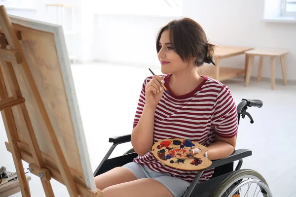 Young Female Artist Wheelchair Painting Picture Home — Stock Photo, Image
