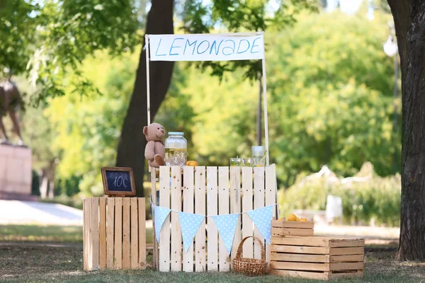 Wooden Lemonade Stand Park Sunny Summer Day — Stock Photo, Image