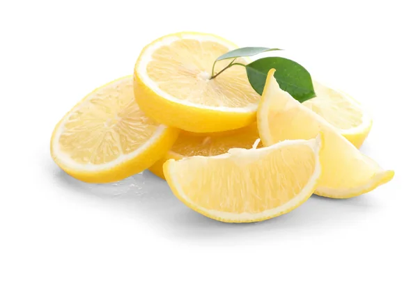Reife Zitrone Scheiben Geschnitten Auf Weißem Hintergrund — Stockfoto