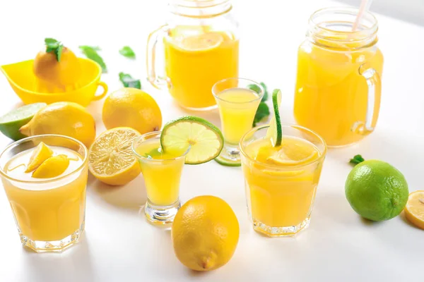 Glasses Fresh Lemon Juice Light Background — Stock Photo, Image