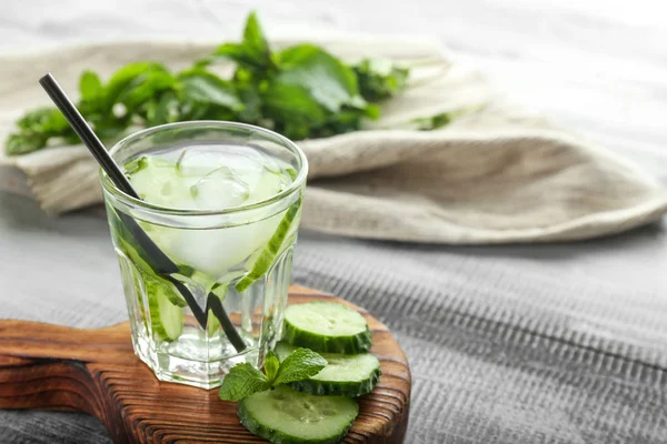 Glass Cucumber Infused Water Wooden Board — Stock Photo, Image