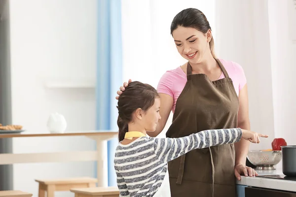 Mother Daughter Cooking Together Kitchen — Stock Photo, Image