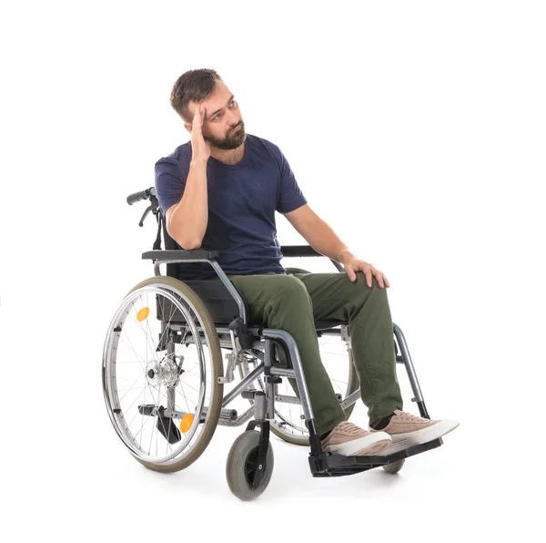 Tekerlekli Sandalyeye Mahkum Beyaz Arka Plan Üzerinde Üzgün Adam — Stok fotoğraf