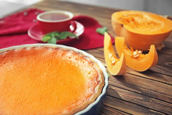 Baking Dish Tasty Pumpkin Pie Wooden Table Closeup — Stock Photo, Image