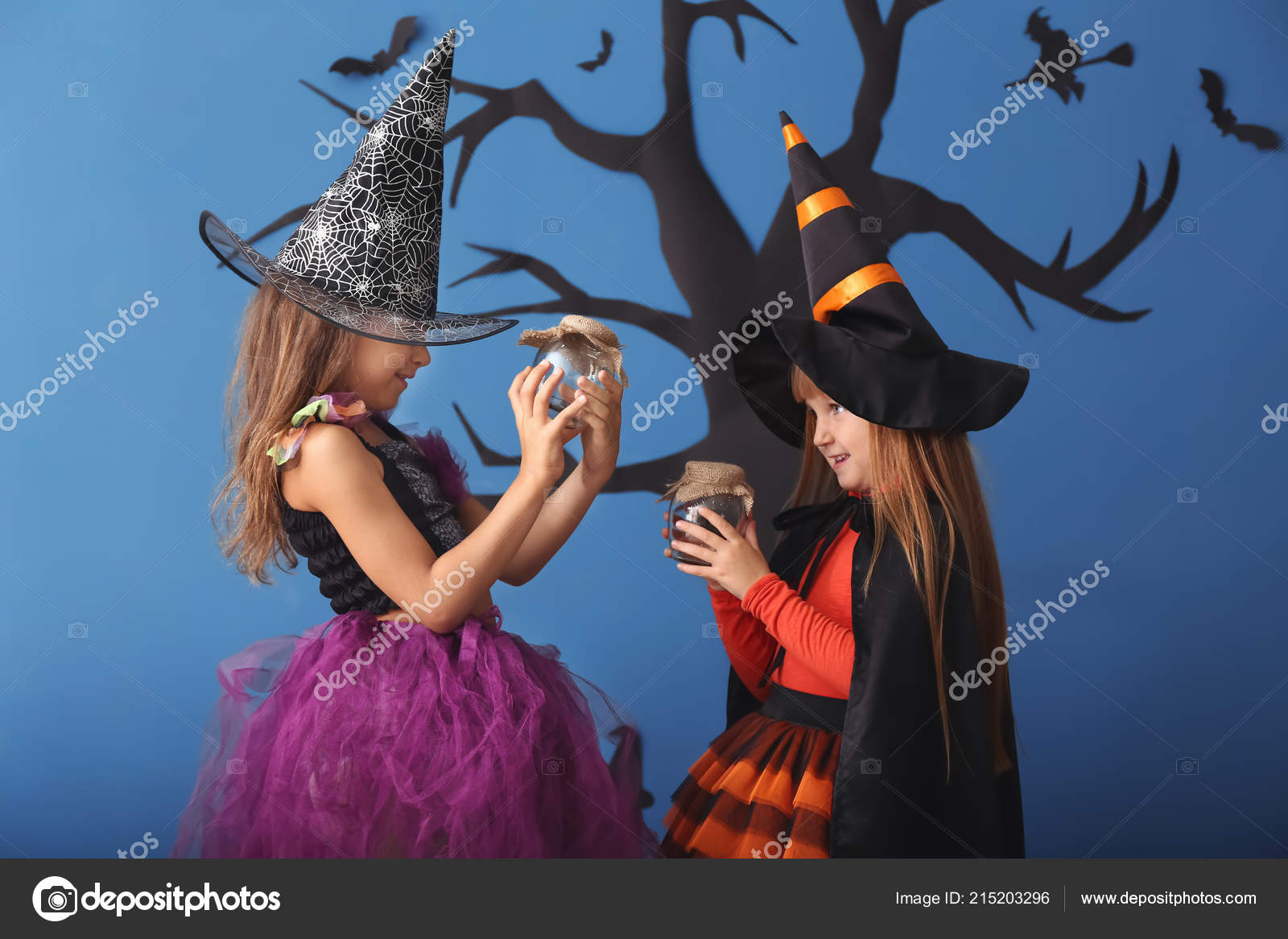 Brujas de halloween fotos de stock, imágenes de Brujas de halloween sin royalties | Depositphotos Brujas de halloween fotos de stock, imágenes de Brujas de halloween sin royalties | Depositphotos