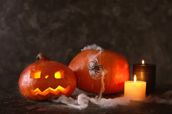 Halloween Pumpkins Burning Candles Dark Background — Stock Photo, Image