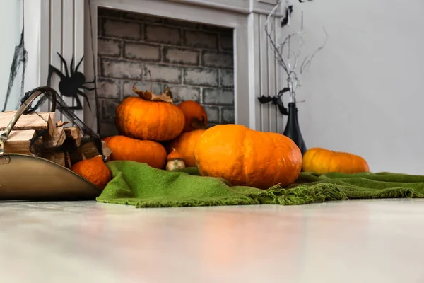 Pumpkins Fireplace Decorated Halloween — Stock Photo, Image