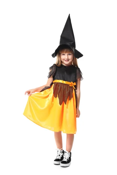 Ładna Dziewczynka Ubrana Jak Czarownica Halloween Białym Tle — Zdjęcie stockowe
