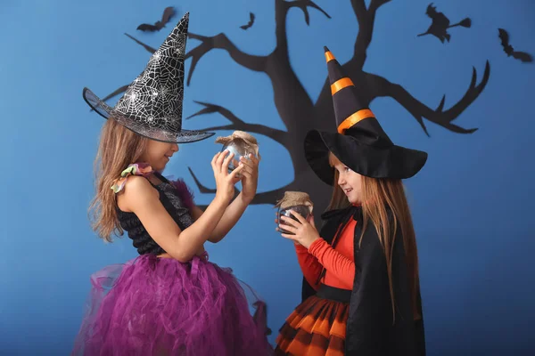 Cute Little Girls Dressed Witches Halloween Standing Color Wall Creepy — Stock Photo, Image