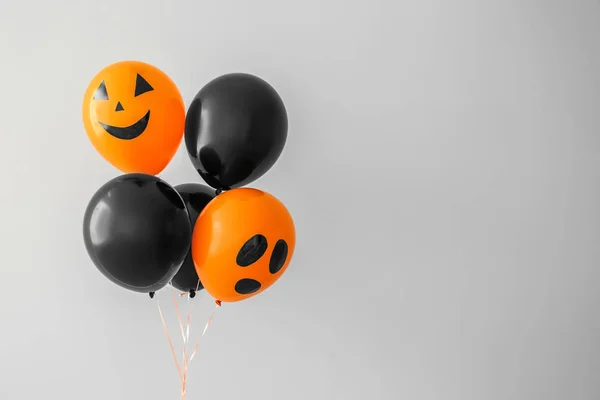 Balony Kolor Dla Halloween Party Jasnym Tle — Zdjęcie stockowe