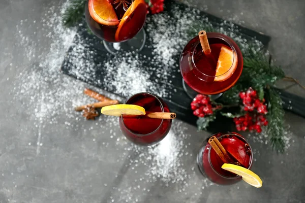 Glasses Delicious Mulled Wine Grey Table — Stock Photo, Image